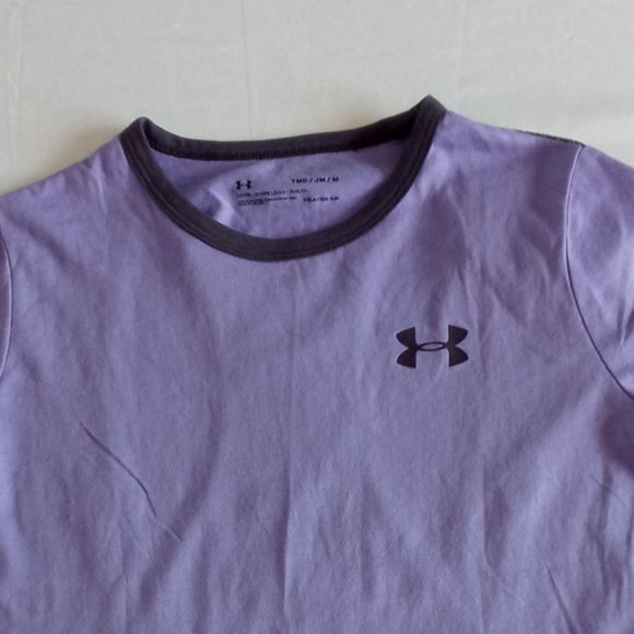 Under Armour loose heat gear Athletic top Size medium - Picture 6 of 6
